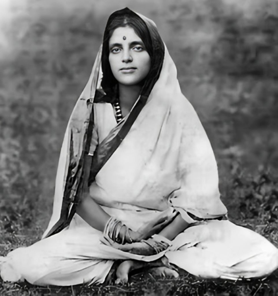 মা আনন্দময়ী