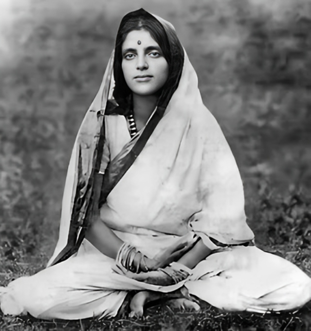 মা আনন্দময়ী